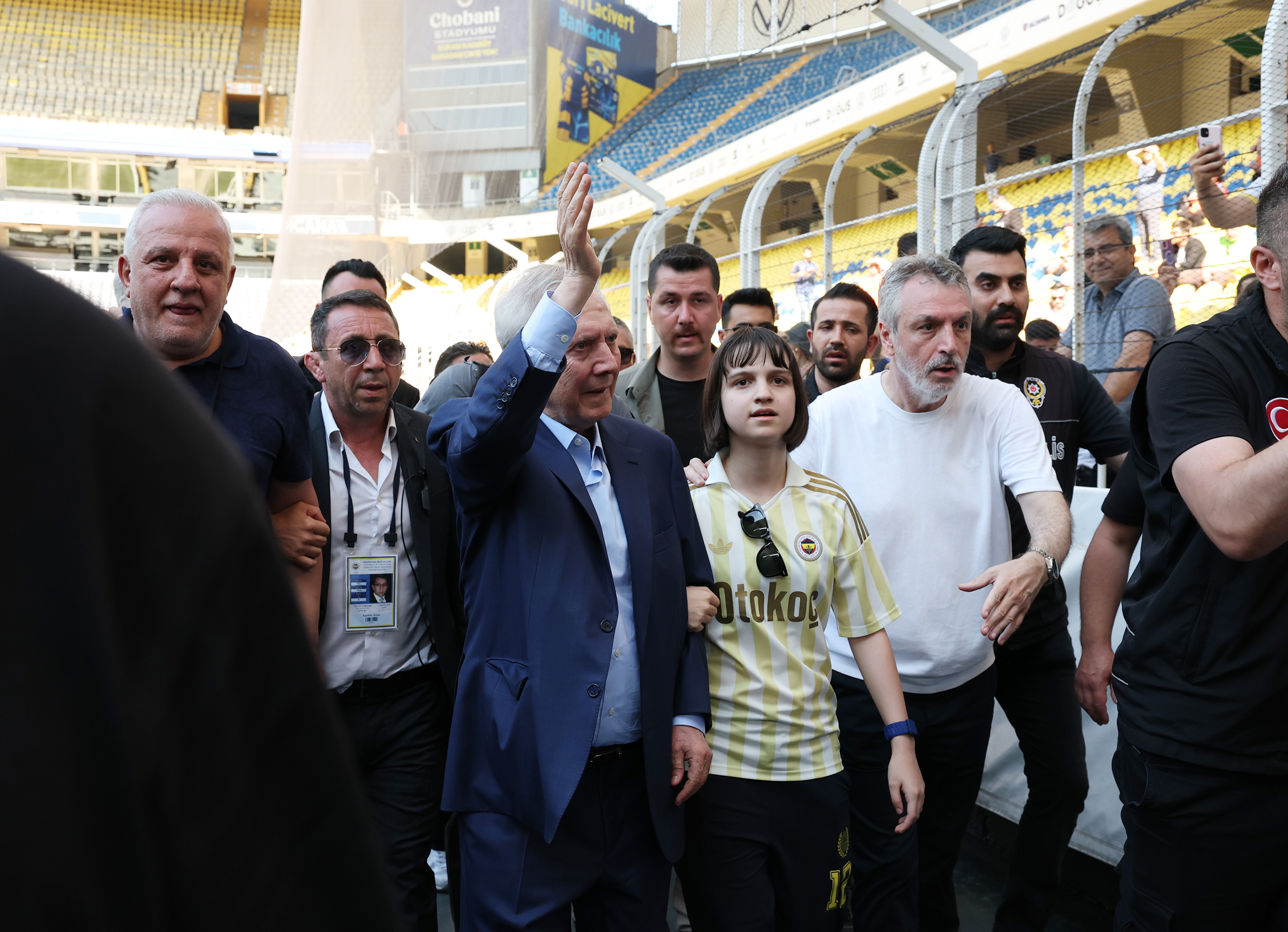 Aziz Yıldırım yeniden Fenerbahçe Başkanı oldu